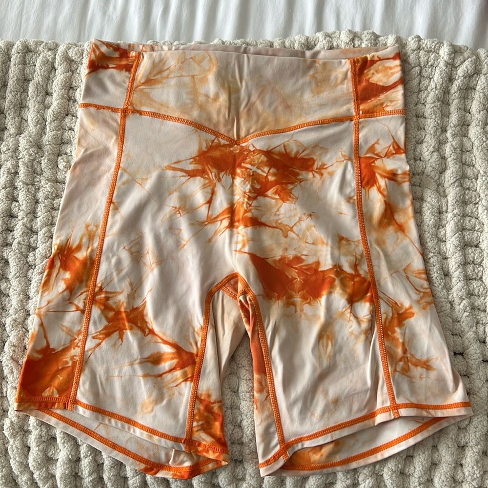 Vitality/Balance Athletica - Orange Tie Dye Ascend Short Size L